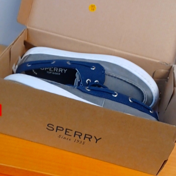 Like New Sperrys - Picture 3 of 8